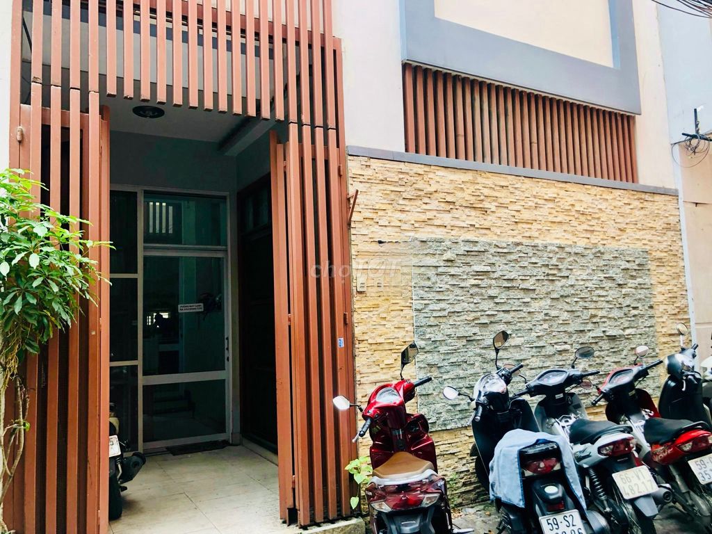 Cho thuê nhà đường Nguyễn Thị Minh Khai, Đakao, Q1 7x15m, trệt 2lầu ST