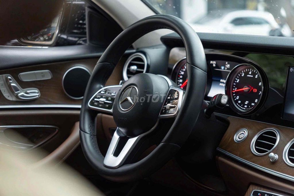 LONG ANH AUTO về Mercedes  E200 2019 giá tốt. Mua bán Ô tô tại Quận 7 Tp Hồ Chí Minh được đăng bởi LongAnh AuTo  hình 7