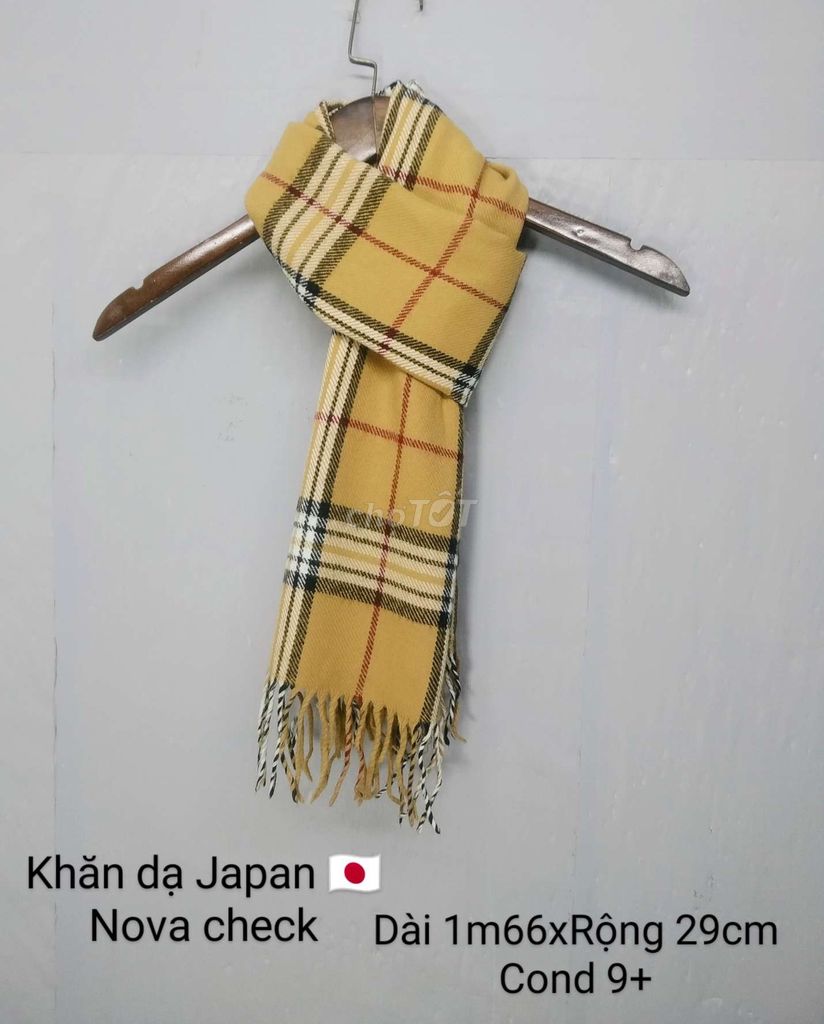 Khăn quàng cổ nova check Japan . Mua bán Phụ kiện thời trang khác tại Quận Tây Hồ Hà Nội được đăng bởi Xem Nữa ở Đây hình 1
