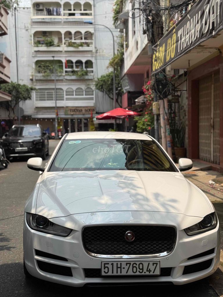 Jaguar XE 2016 - 93000 km. Mua bán Ô tô tại Quận 4 Tp Hồ Chí Minh được đăng bởi đạt hình 9