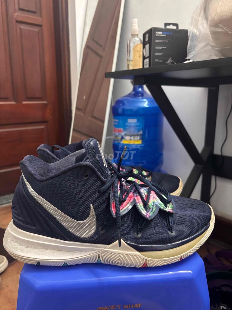 Giày thể thao Nike Kyrie 5 Nam Đen 45. Mua bán Giày dép tại Quận Hai Bà Trưng Hà Nội được đăng bởi Vũ Đình Tùng hình 1
