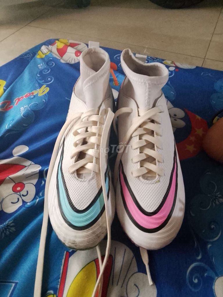 Giày đá bóng đinh size 39. Mua bán Giày dép tại Thành phố Dĩ An Bình Dương được đăng bởi Tien Dat hình 1