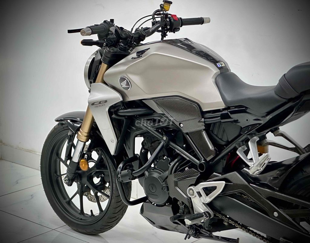 HONDA CB300R DATE 2019. Mua bán Xe máy tại Quận Gò Vấp Tp Hồ Chí Minh được đăng bởi Trần Trọng Thuận hình 6