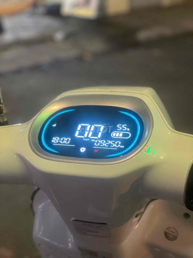 Xe máy điện Yadea Oris Trắng. Mua bán Xe điện tại Quận Tân Phú Tp Hồ Chí Minh được đăng bởi PHẠM TUẤN MUA BÁN XE ĐIỆN hình 4