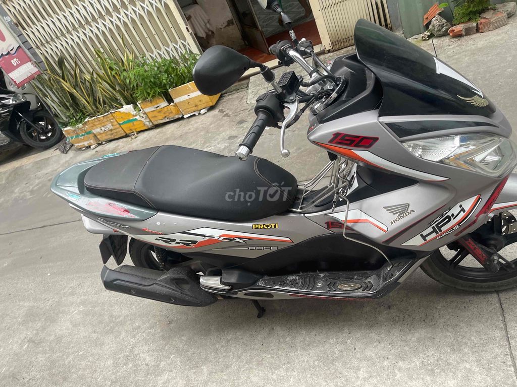 Honda PCX 2014 Xám. Mua bán Xe máy tại Quận 12 Tp Hồ Chí Minh được đăng bởi Bui Van Trung hình 4