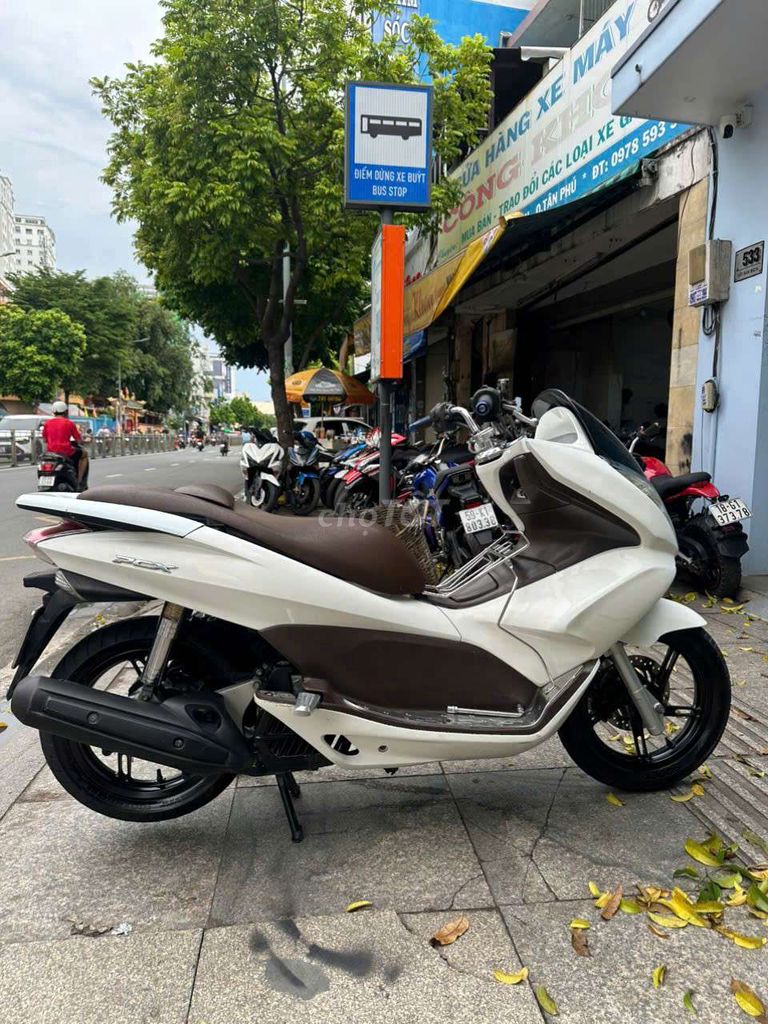 Honda PCX 2012 mới 90% Bstp chính chủ. Mua bán Xe máy tại Quận Tân Phú Tp Hồ Chí Minh được đăng bởi Tuanduy hình 3