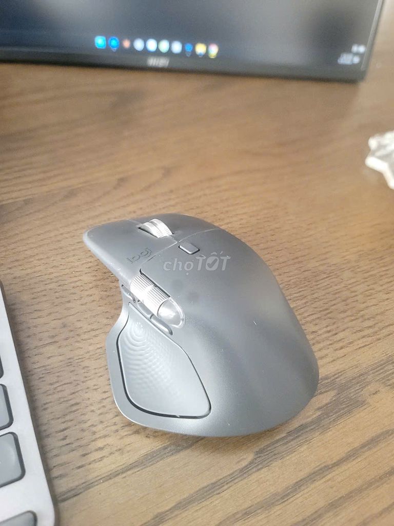 Chuột Logitech MX Master Xám Như mới. Mua bán Phụ kiện (Màn hình, Chuột...) tại Huyện Văn Giang Hưng Yên được đăng bởi Van Tai Vo hình 1