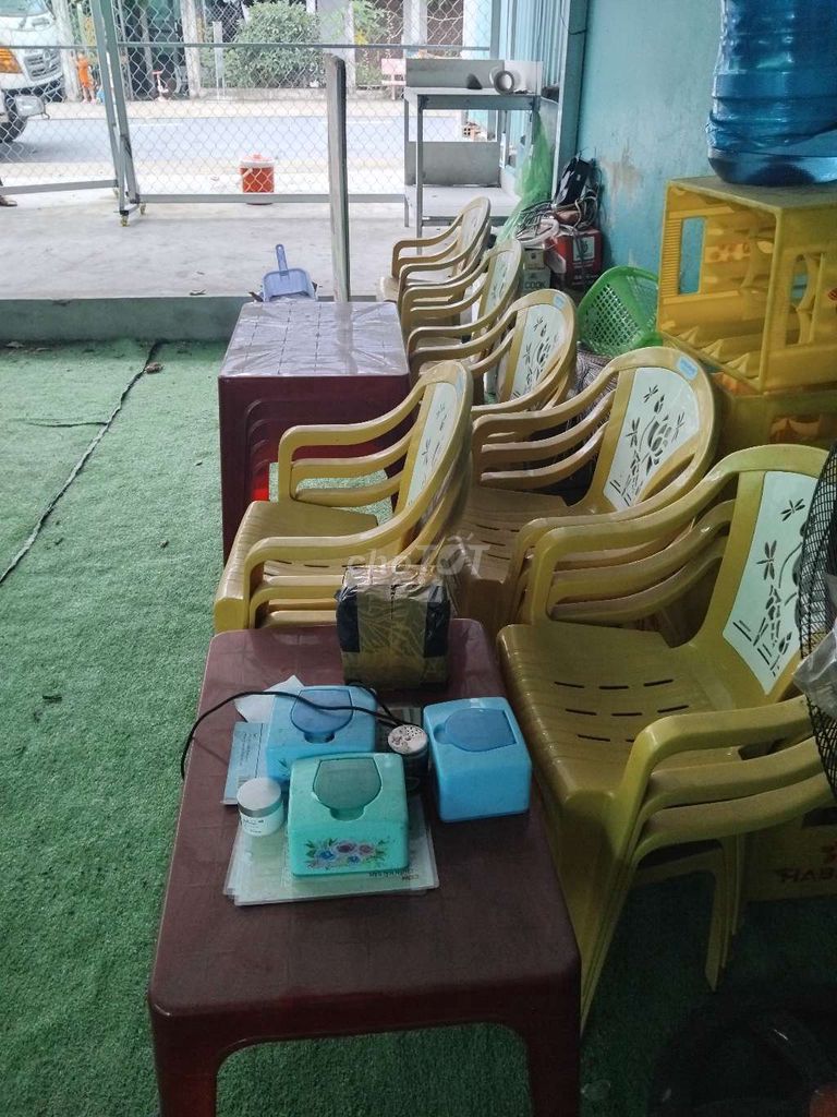Ghế nhựa Vàng đã sử dụng. Mua bán Bàn ghế tại Huyện Bến Lức Long An được đăng bởi Hồng Thắm hình 1