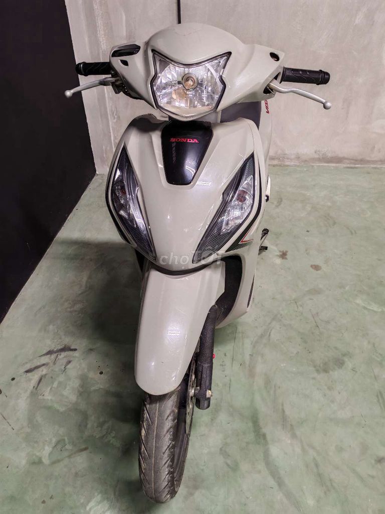 Honda Vision 2023 Xám xi măng 25178 km. Mua bán Xe máy tại Quận Cầu Giấy Hà Nội được đăng bởi phạm hưng hình 3