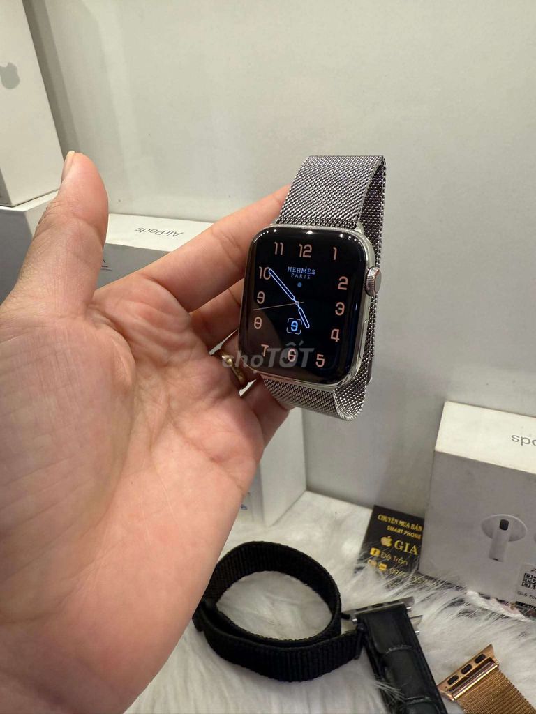 Apple Watch S4 44mm Thép Trắng hermes. Mua bán Thiết bị đeo thông minh tại Thành phố Thuận An Bình Dương được đăng bởi Van Anh Nguyen hình 1