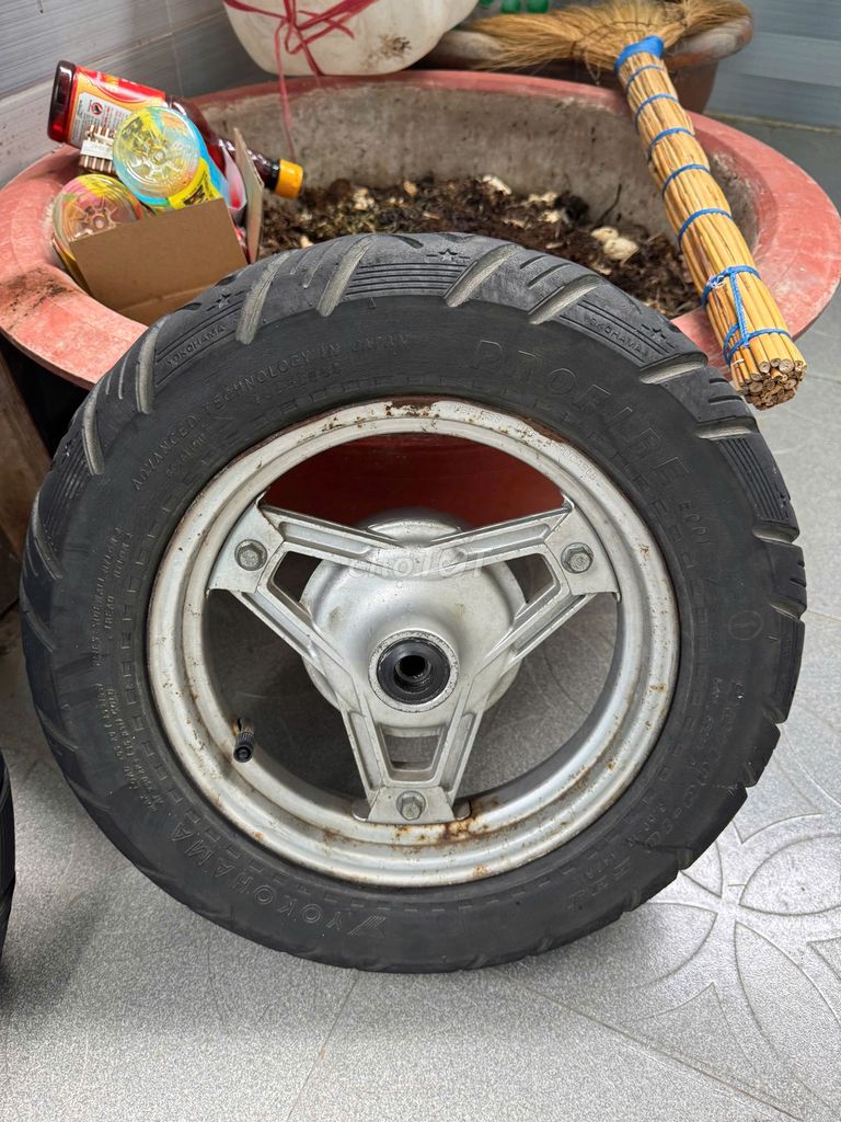 Bánh xe máy Honda Chaly 84 mới. Mua bán Phụ tùng xe tại Thành phố Mỹ Tho Tiền Giang được đăng bởi Cậu Bé Tóc Xoăn hình 3