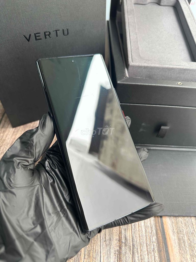 Vertu Da cá sấu Xanh. Mua bán Điện thoại tại Quận Nam Từ Liêm Hà Nội được đăng bởi Tthu Nguyễn hình 1