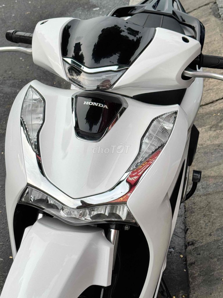 Honda SH 160i ABS куои 2023 Белый, черный, пятнистый