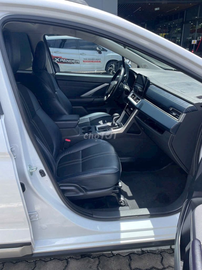 Mitsubishi Xpander Cross 2023. Mua bán Ô tô tại Huyện Long Hồ Vĩnh Long được đăng bởi Lê Minh Đức hình 3