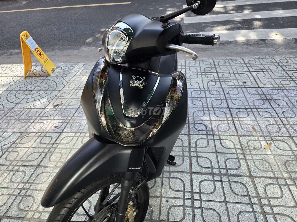 Chính chủ,ABS đen nhám thể thao,sx22 lăn bánh 23. Mua bán Xe máy tại Thành phố Nha Trang Khánh Hòa được đăng bởi ngoc hình 1