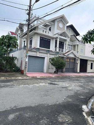Villa 220 m² · 5 bed · Đường số 13C