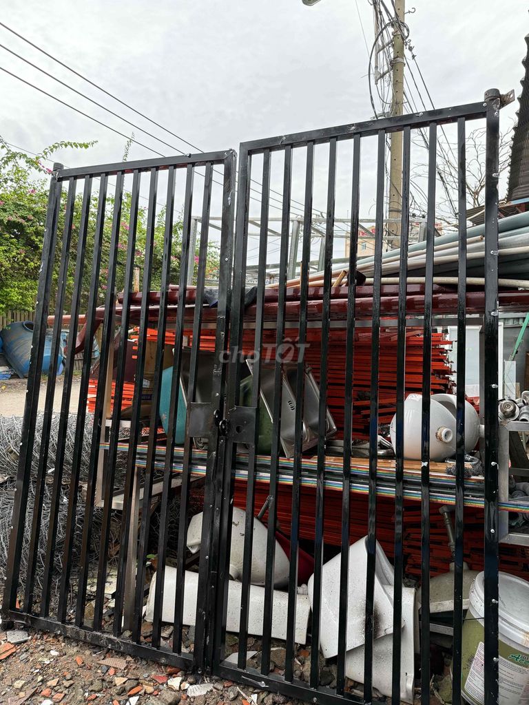 bộ cửa cổng sắt 2 cánh mở. Mua bán Nội thất, đồ gia dụng khác tại Quận 7 Tp Hồ Chí Minh được đăng bởi Quang hình 1