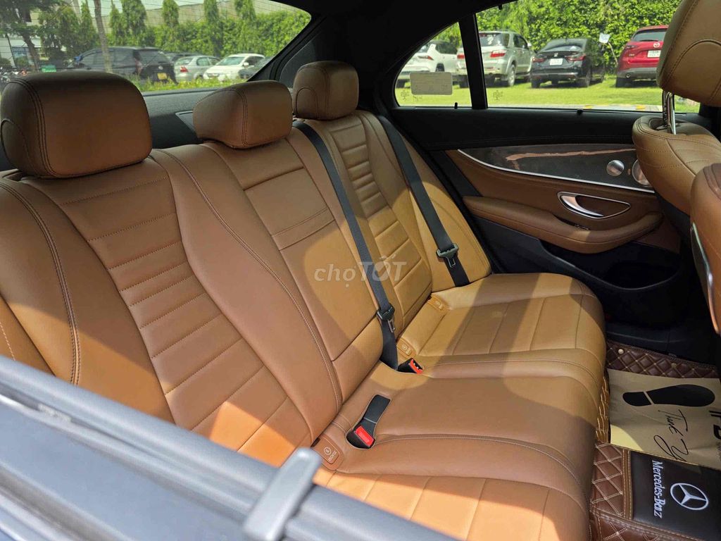Mercedes E300 AMG 2020 Siu Lướt 22.000 km. Mua bán Ô tô tại Quận Bình Tân Tp Hồ Chí Minh được đăng bởi Hoàng Thọ hình 12