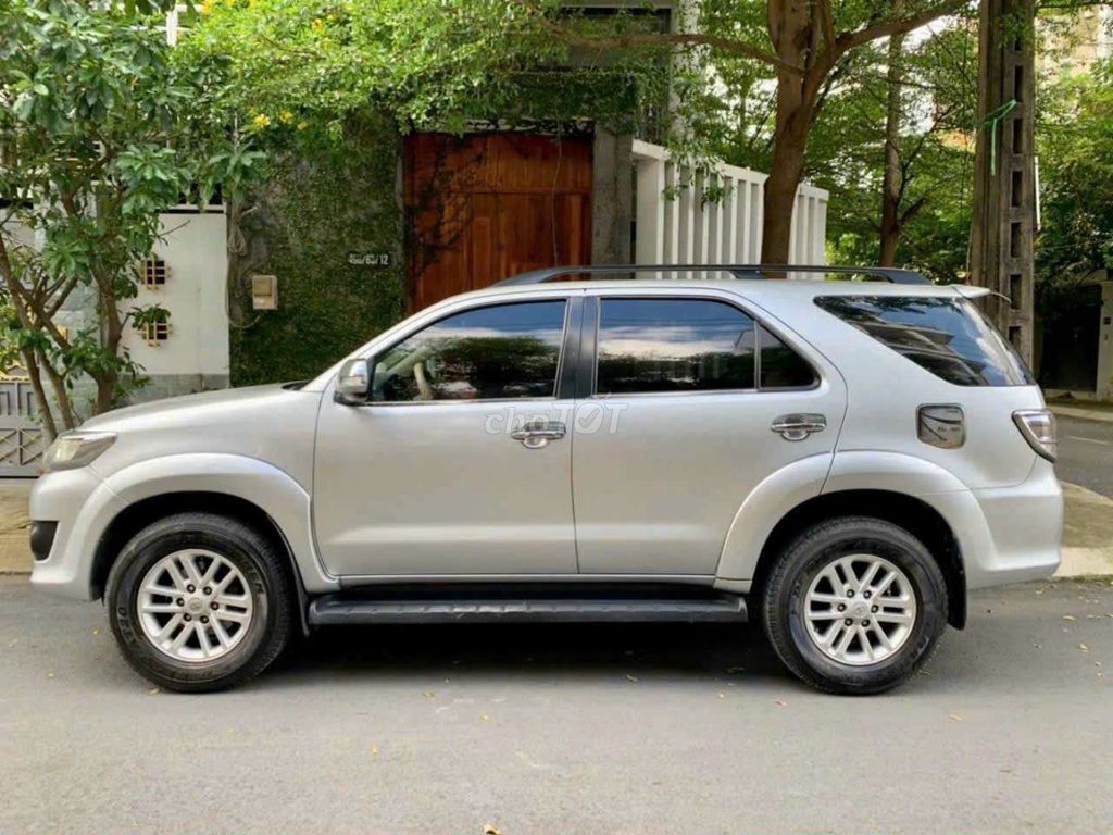 Gia đình cần bán xe Toyota Fortuner bản V cao cấp. Mua bán Ô tô tại Quận Gò Vấp Tp Hồ Chí Minh được đăng bởi Tô Lâm hình 3
