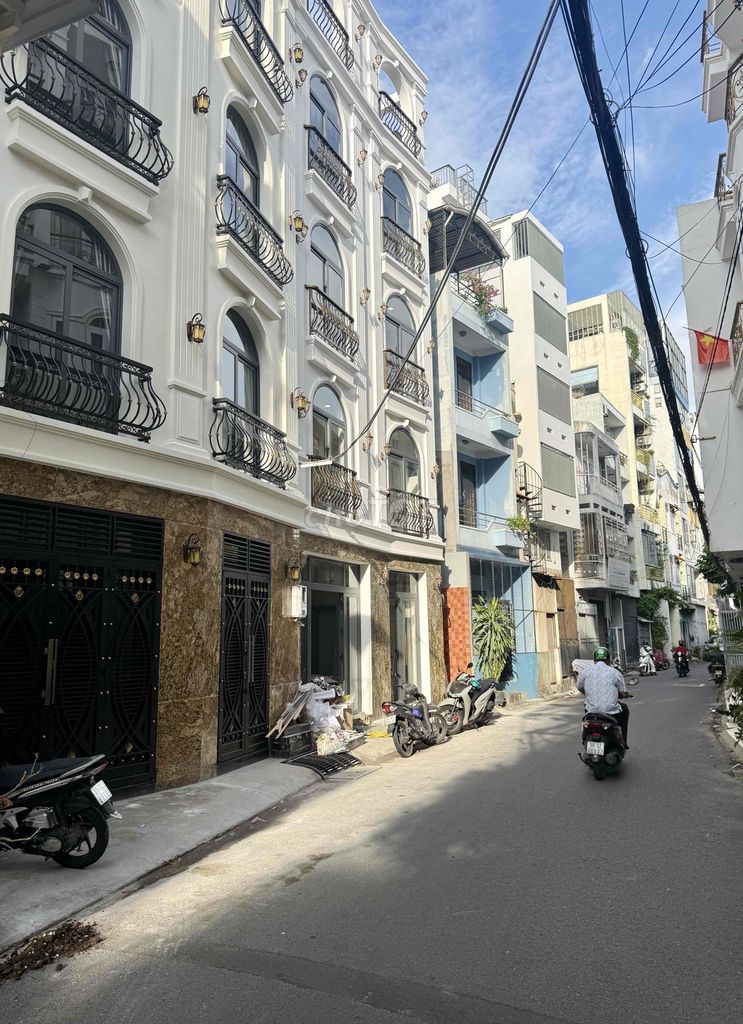 Bán nhà mặt tiền Phùng Văn Cung