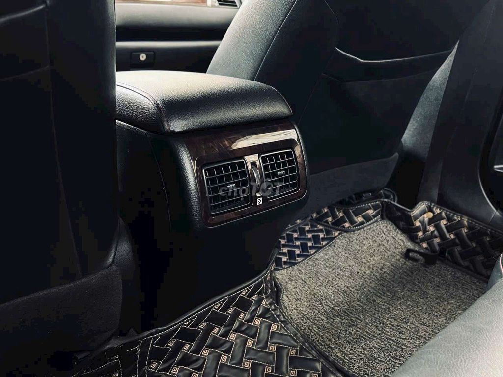 2015 2.5Q - 72000 km thương lượng nhẹ. Mua bán Ô tô tại Thành phố Thuận An Bình Dương được đăng bởi Hoang Nguyen hình 9