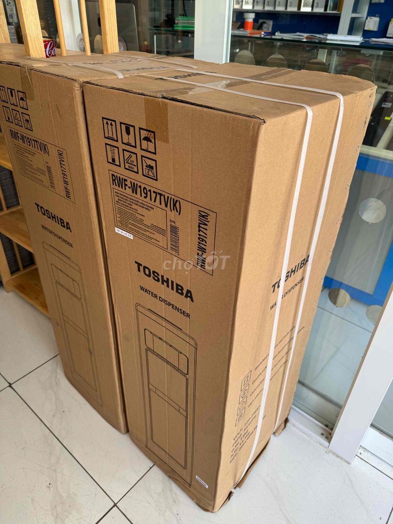 Cây nước nóng lạnh Toshiba. Mua bán Bếp, lò, đồ điện nhà bếp tại Thị xã Tân Uyên Bình Dương được đăng bởi Trương Hoàng  hình 1