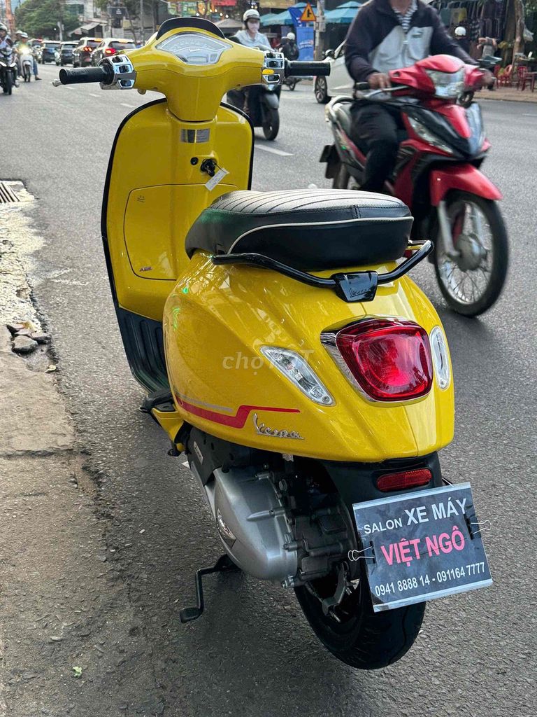 Piaggio Vespa Sprint ABS IGET 2022 Vàng Đen. Mua bán Xe máy tại Thành phố Buôn Ma Thuột Đắk Lắk được đăng bởi Ngô quốc Việt  hình 2