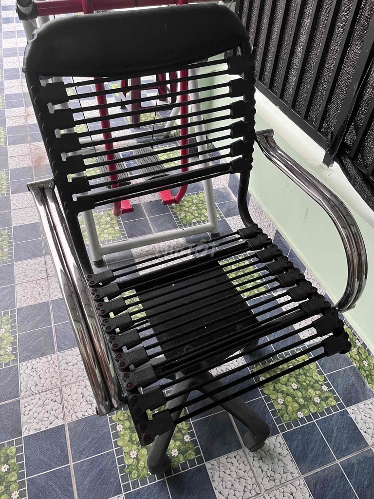 Ghế văn phòng Khung inox Đen đã sử dụng. Mua bán Đồ dùng văn phòng tại Huyện Cần Giuộc Long An được đăng bởi Thúy Ngân Lê hình 1