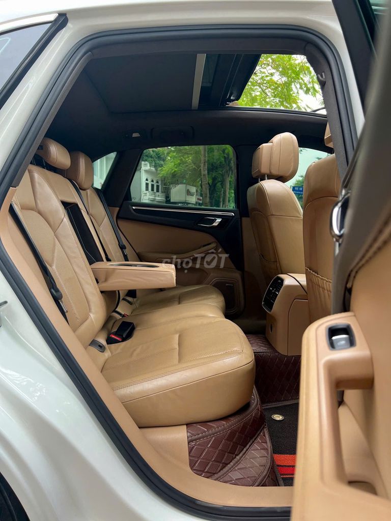 Porsche Macan 2016 model 2017, xe đẹp, xem là Ưng. Mua bán Ô tô tại Quận Long Biên Hà Nội được đăng bởi Long Biên Cars hình 2