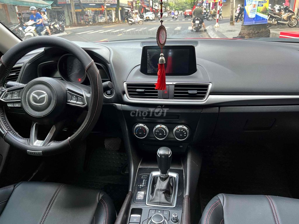 Mazda 3 2019 1.5L Luxury - 72000 km. Mua bán Ô tô tại Thành phố Buôn Ma Thuột Đắk Lắk được đăng bởi Trần quốc văn hình 8