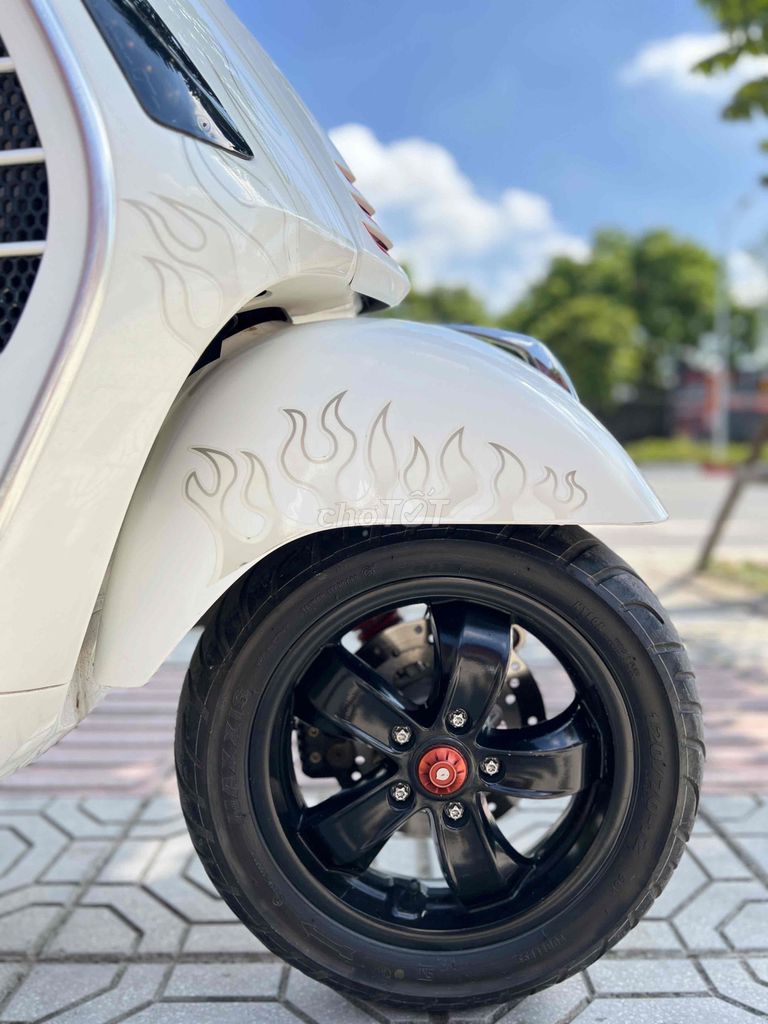 Cần bán vespa gts 150cc 2022 đẹp lướt. Mua bán Xe máy tại Quận Thanh Xuân Hà Nội được đăng bởi fb Minh Vương Smartphone Korea hình 3