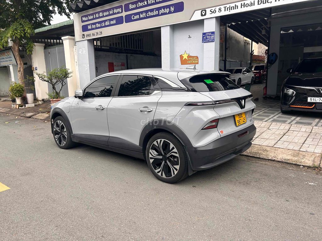 VinFast VF6 Plus 2025 Серый 42 000 км