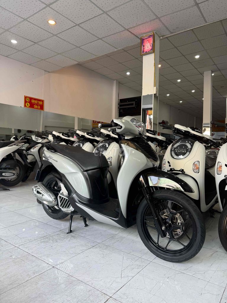 SH MODE 2016 - Xám Xi Măng - Máy Zin Êm. BS 68. Mua bán Xe máy tại Thành phố Rạch Giá Kiên Giang được đăng bởi XE MÁY CŨ TÂN 128 hình 6