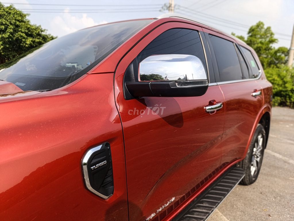 Ford Everest Titanium 2WD 2022 Красный 40000 км