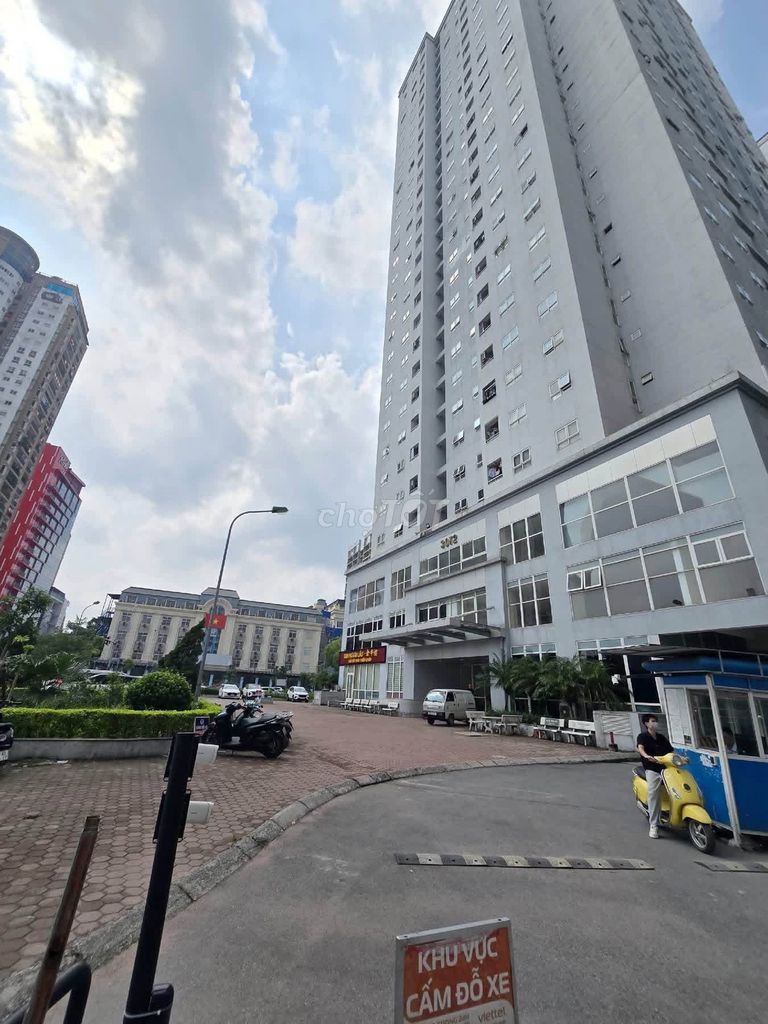 Угловая квартира 55м² на Нгуен Зань, 2 спальни, полный комплект мебели