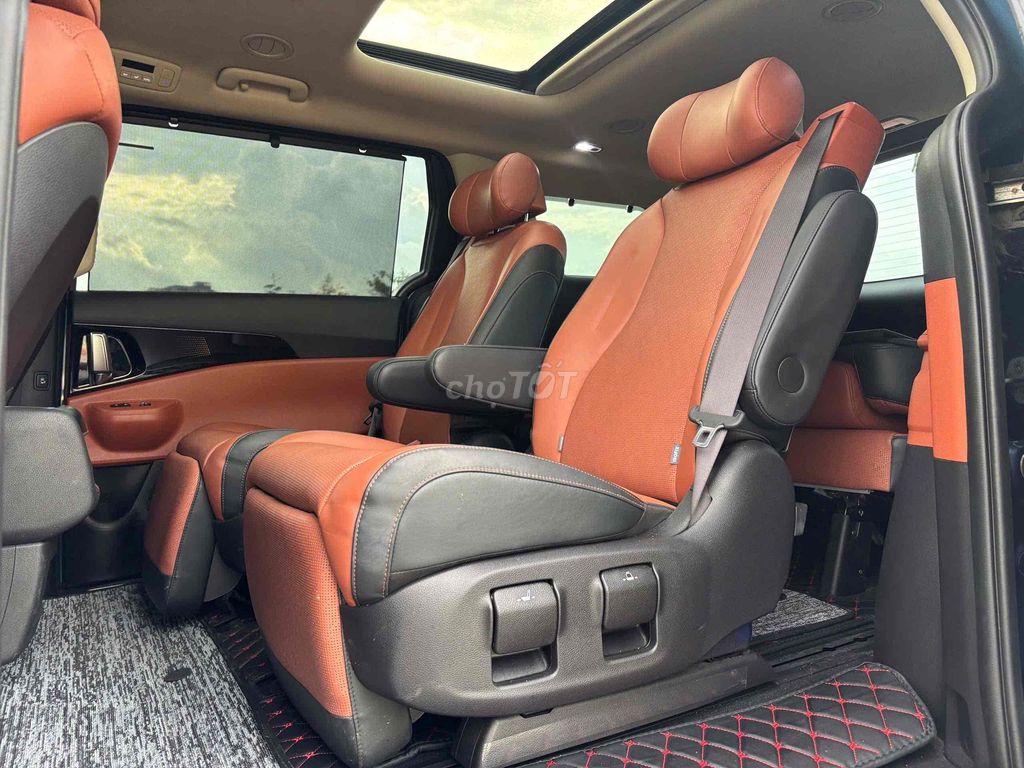 Kia Carnival 2024 Signature 2.2D - 26000 km. Mua bán Ô tô tại Quận 8 Tp Hồ Chí Minh được đăng bởi Cửa hàng ô tô cũ TRUST CARS hình 6