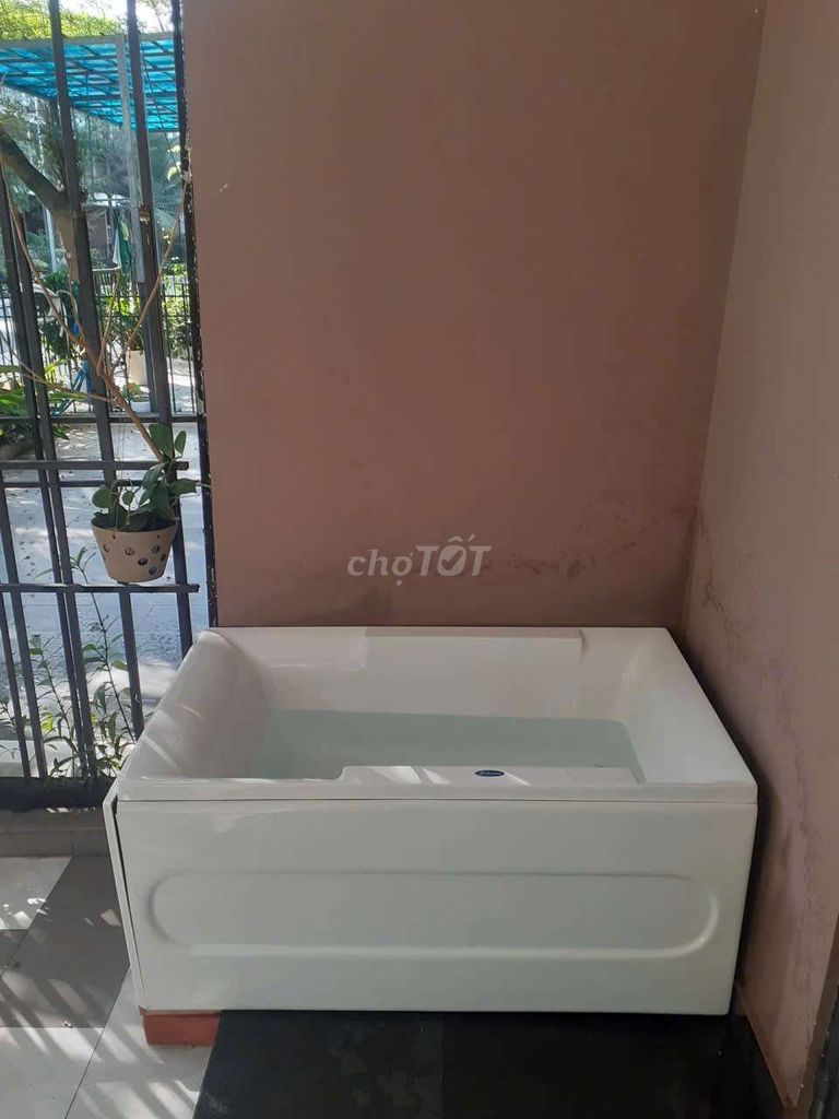Bồn tắm Milano Trắng 120x70x55cm. Mua bán Thiết bị vệ sinh, nhà tắm tại Huyện Đức Hòa Long An được đăng bởi Ku Tủn hình 1