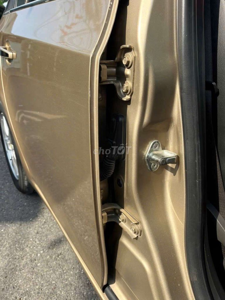 Ô tô Chevrolet Cruze 2011 số sàn màu vàng cát. Mua bán Ô tô tại Thị xã Bến Cát Bình Dương được đăng bởi lâm hiền  hình 4