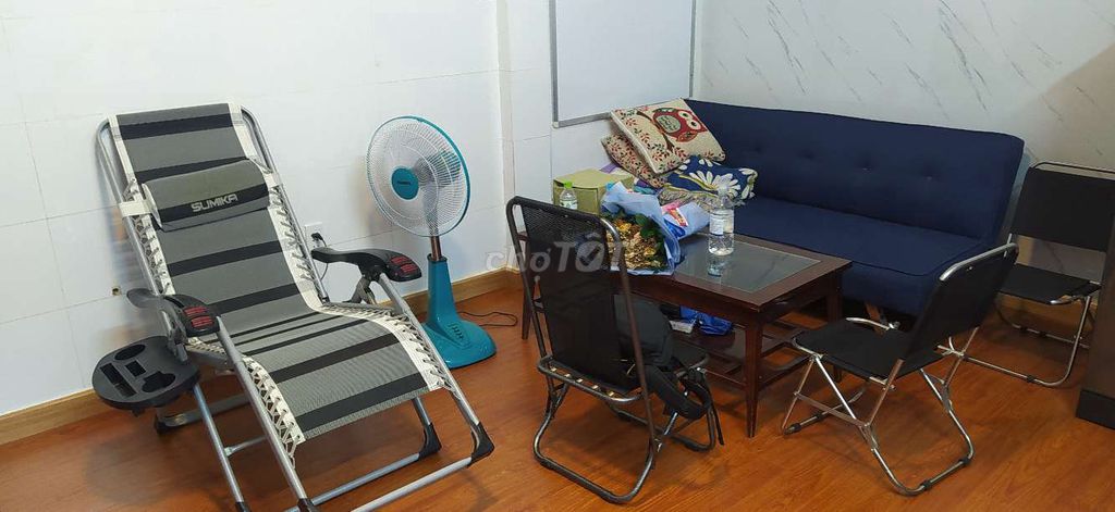 Bán căn hộ lầu 1 ngay Phố đi bộ Quận 1