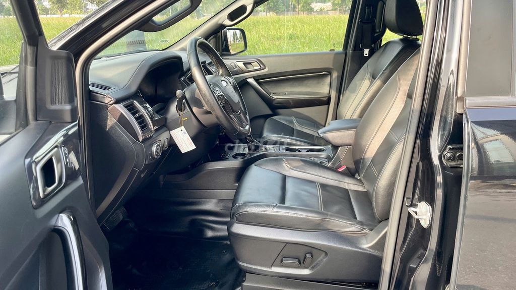 Ford Everest 2020 bản cao cấp 1 cầu giá 8xx. Mua bán Ô tô tại Quận Bắc Từ Liêm Hà Nội được đăng bởi Trung Auto 26 Phạm Văn Đồng hình 10