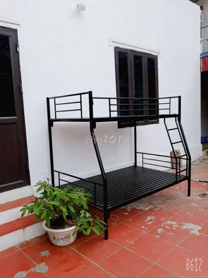 Giường tầng kim loại màu đen. Mua bán Giường, chăn ga gối nệm tại Quận Bắc Từ Liêm Hà Nội được đăng bởi Khiên Nguyễn hình 1