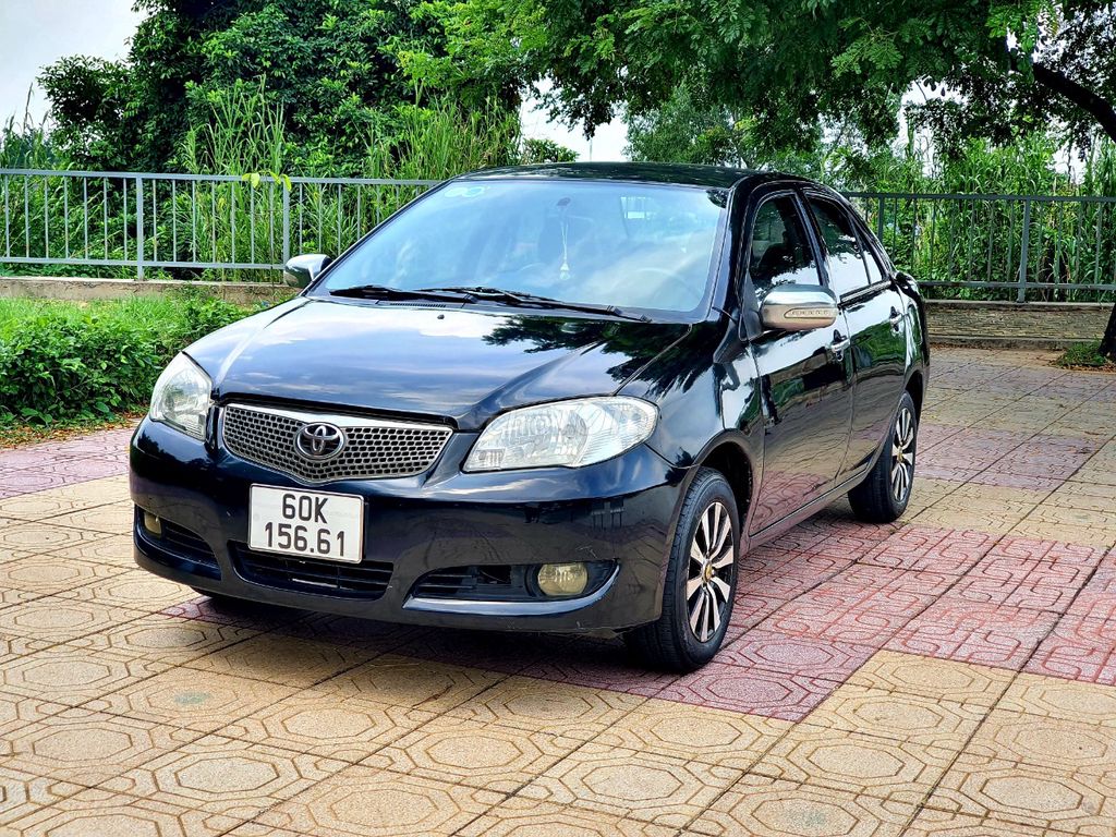 Toyota Vios 2005 số sàn 1.5 Đen đẹp