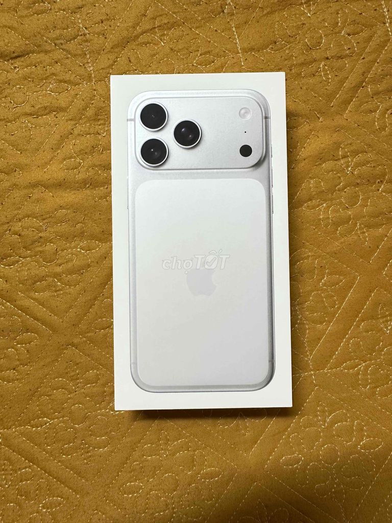 iPhone 17 Pro Max 256GB Bạc Mới. Mua bán Điện thoại tại Quận Long Biên Hà Nội được đăng bởi quy hình 1