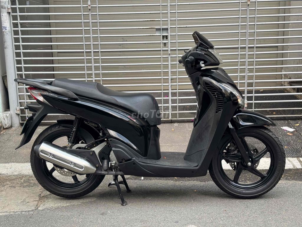 Sh 150i Nhập Ý Lên Full 2012 Hàng Zin Linh Kiện. Mua bán Xe máy tại Quận 11 Tp Hồ Chí Minh được đăng bởi MinhTien hình 7
