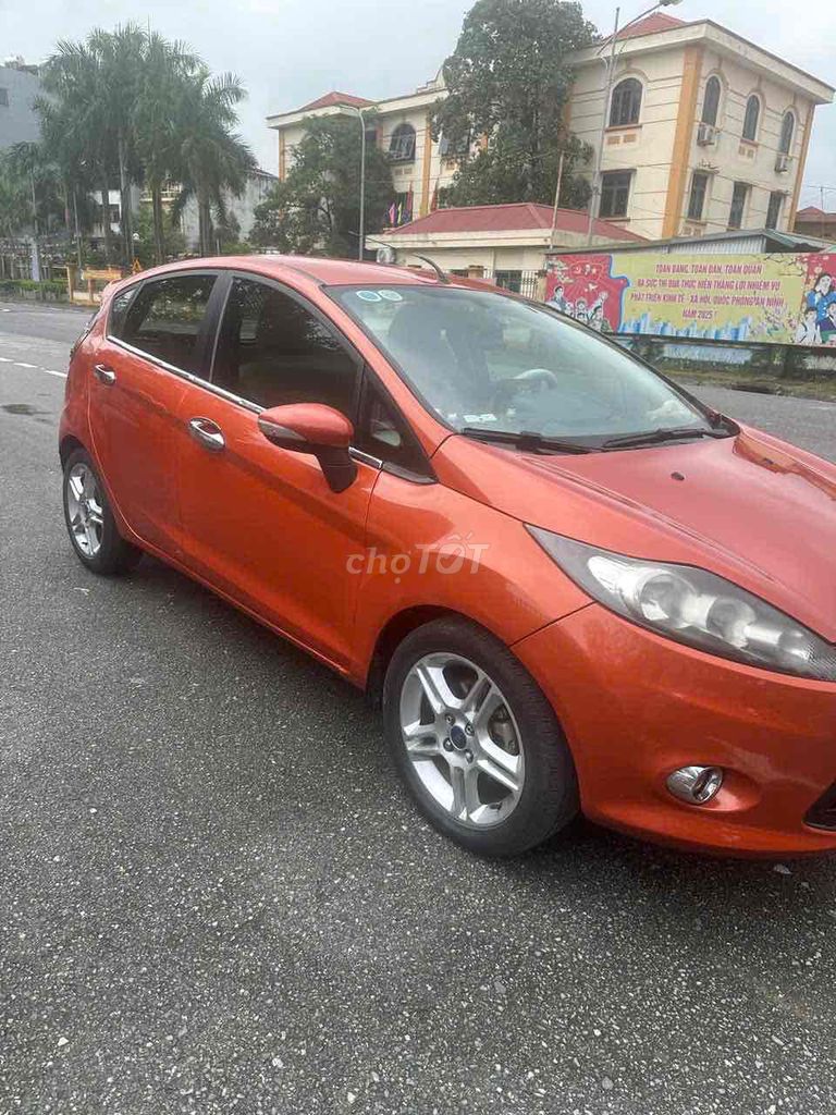 bán ford fista sx 2012 số tự động, như mới. Mua bán Ô tô tại Huyện Hoài Đức Hà Nội được đăng bởi Đức Giang hình 2