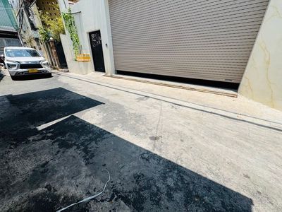 BÁN GẤP NHÀ MỚI 3 TẦNG – XE HƠI VÀO NHÀ – PHẠM VĂN BẠCH GẦN METRO 