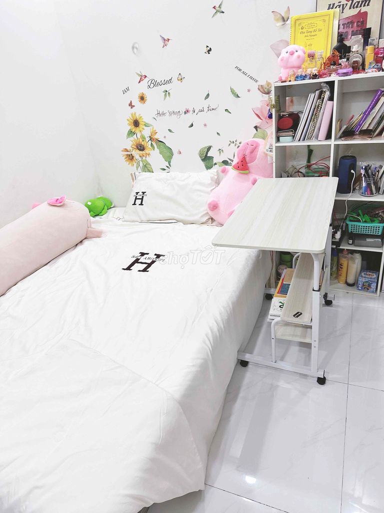 cần 1 bạn nữ,ở ghép 2tr6 bao hết chi phí ,phog 2 ng,bao cả nước giặc.h