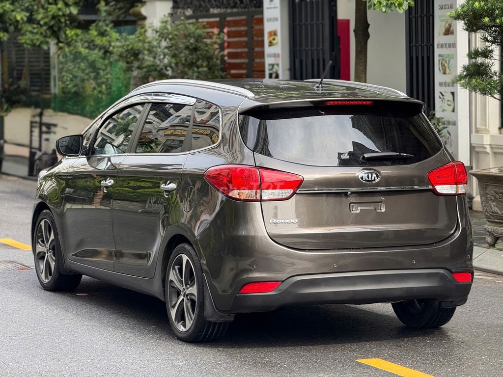 Kia Rondo xăng 1 chủ 2015. Mua bán Ô tô tại Quận Long Biên Hà Nội được đăng bởi PHÚC LÂM  AUTO hình 4