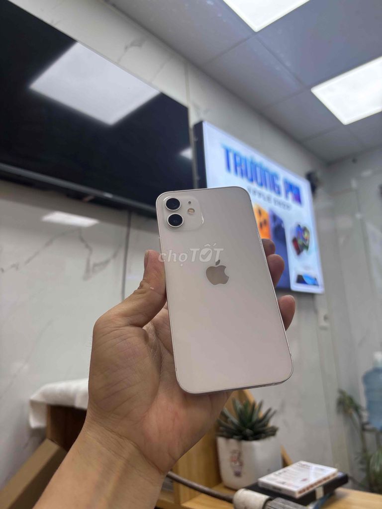 Apple iPhone 12 128GB Trắng. Mua bán Điện thoại tại Quận Sơn Trà Đà Nẵng được đăng bởi Diễm Diễm hình 1