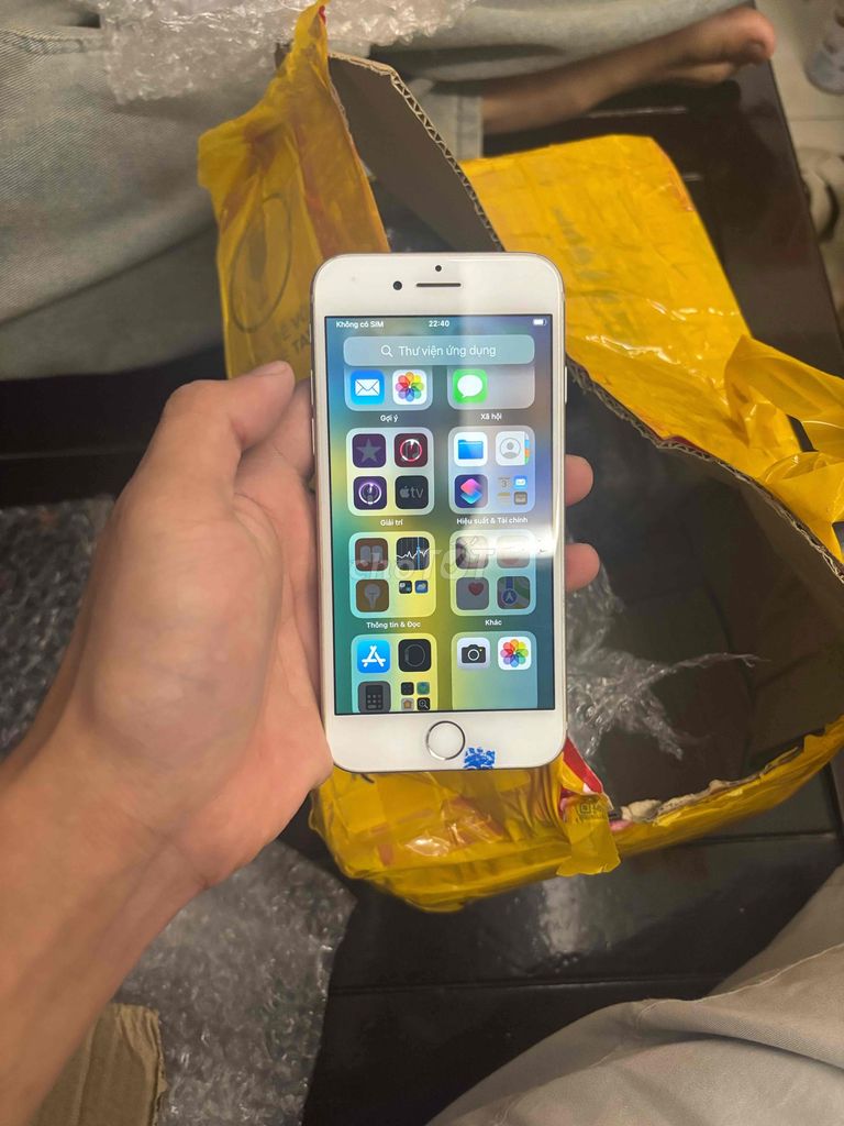 Apple iPhone 8 8GB Trắng. Mua bán Điện thoại tại Quận Đống Đa Hà Nội được đăng bởi Trường Đông Dương hình 1